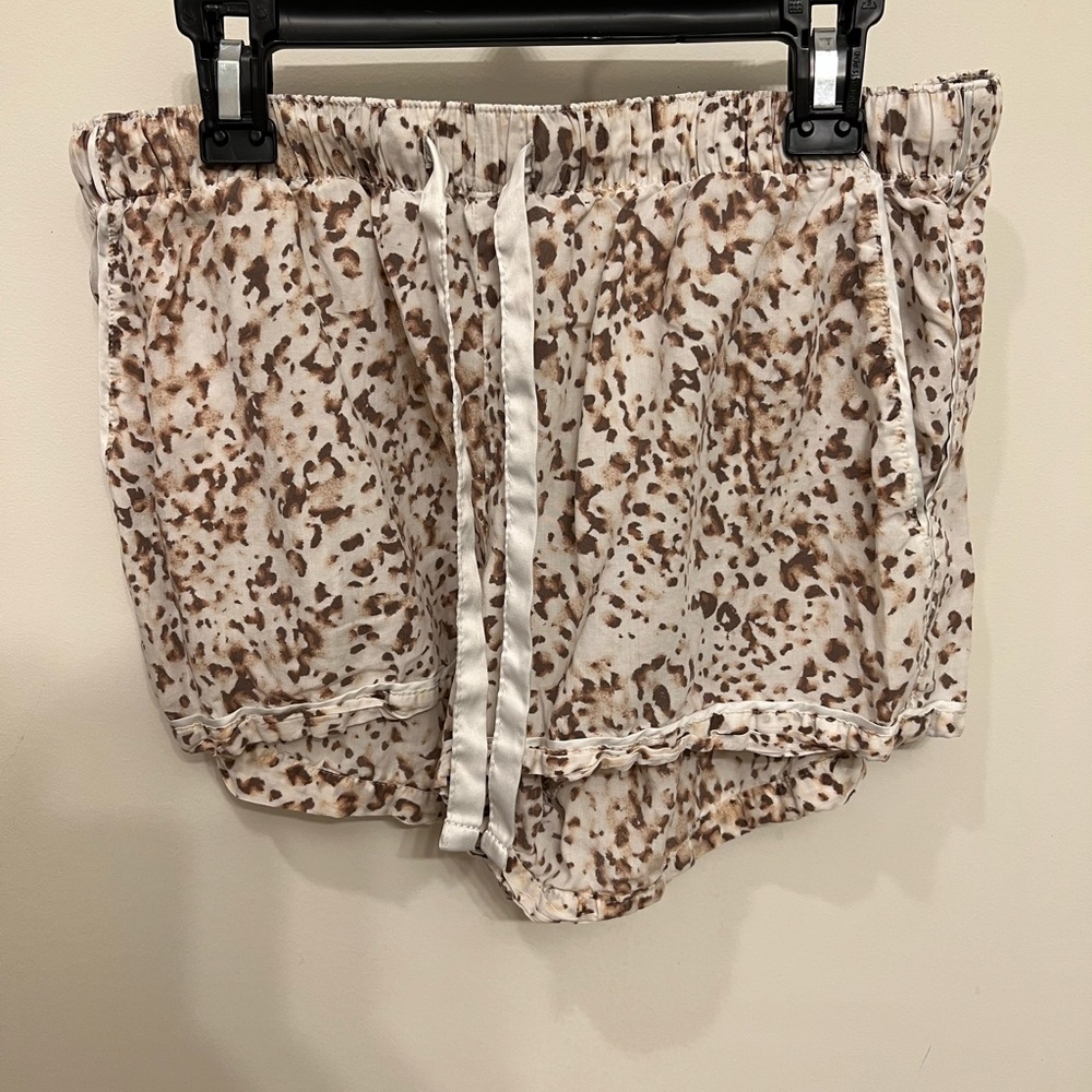 Two piece lounge/ pajama set!
